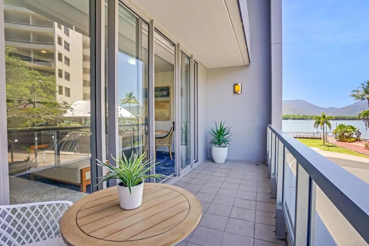 219 Harbour Lights With Ocean Views Lejlighed Cairns