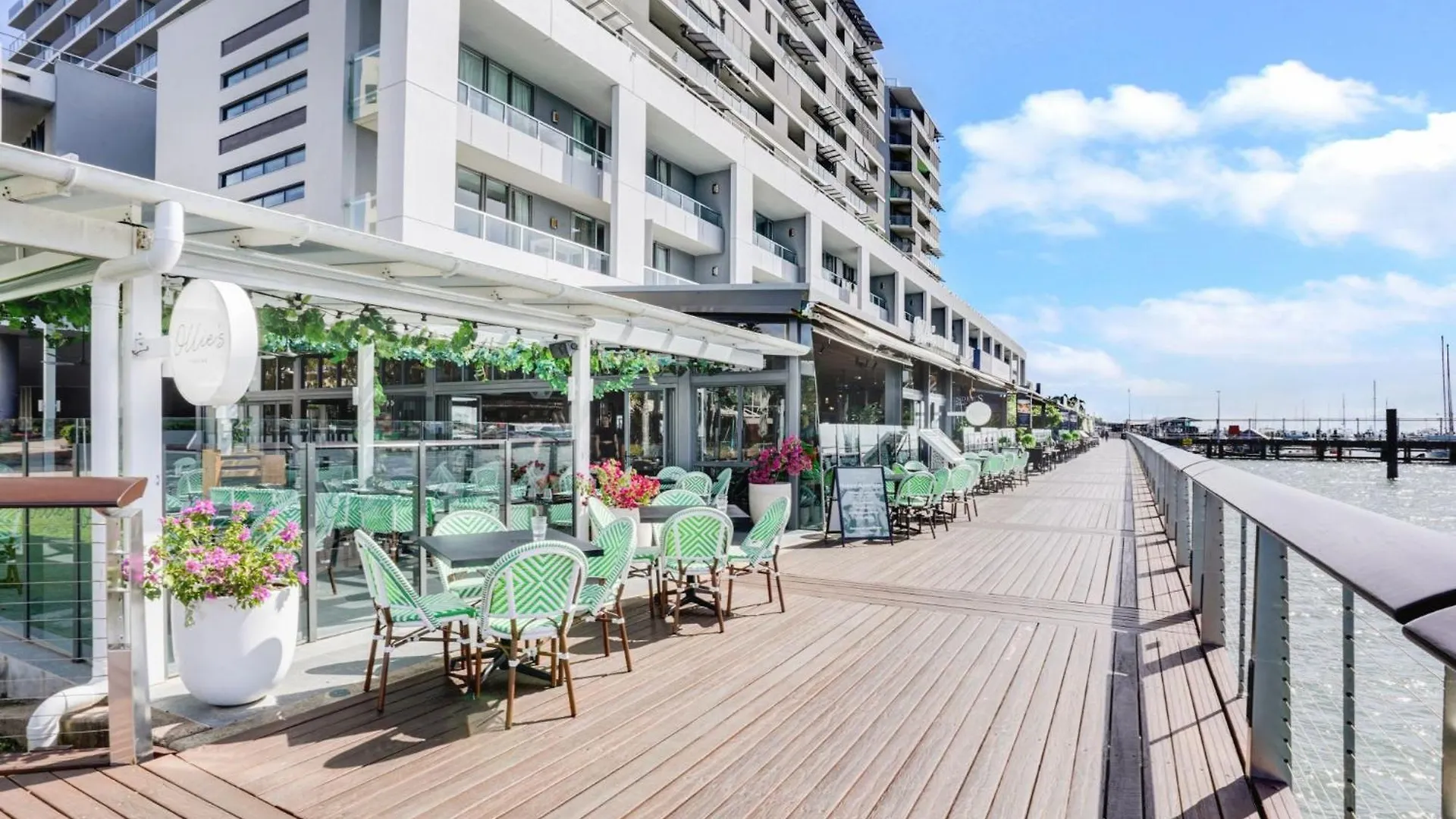 219 Harbour Lights With Ocean Views Lejlighed Cairns